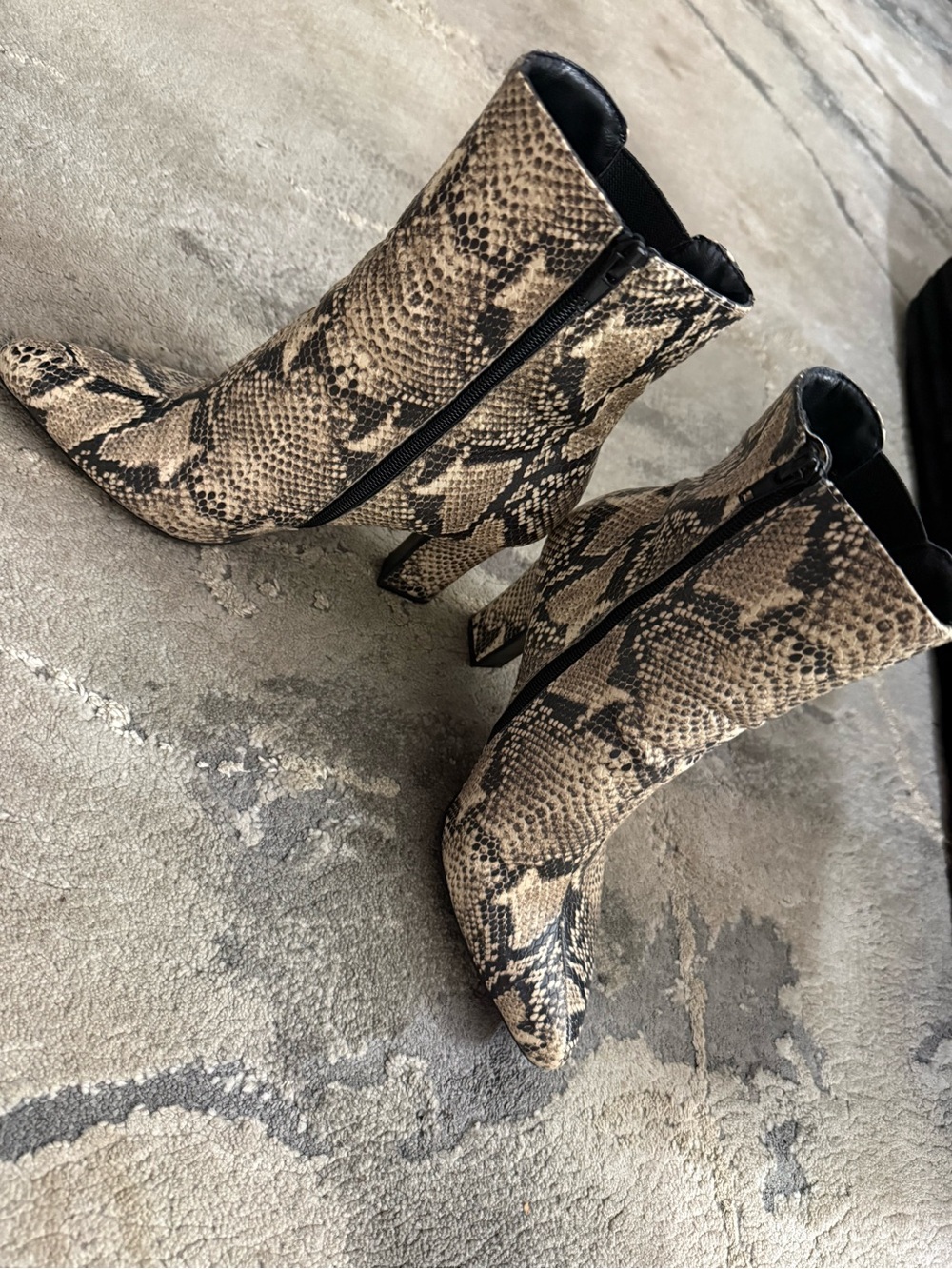Snake-Print Pointed Toe Ankle Boots - Beige/Black
